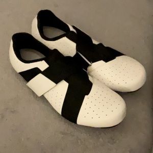 Peloton Indoor Cycling Shoe. Never worn. Brand new without box